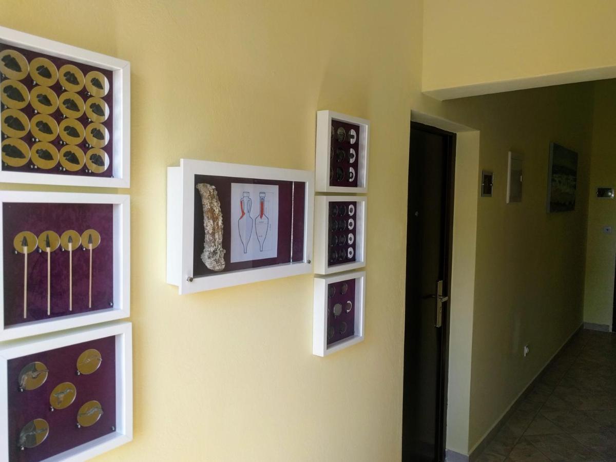 Appartement Bosi I Goli à Starigrad Paklenica Extérieur photo
