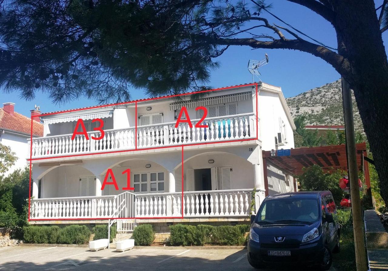 Appartement Bosi I Goli à Starigrad Paklenica Extérieur photo